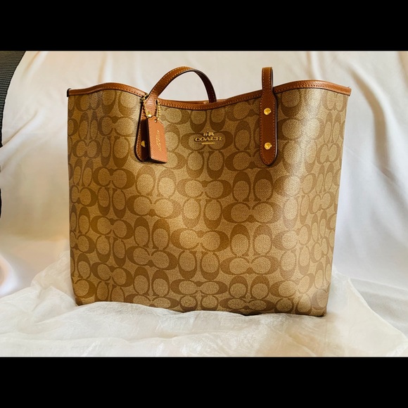 ❌SOLD❌Coach signature canvas tote - Picture 1 of 10